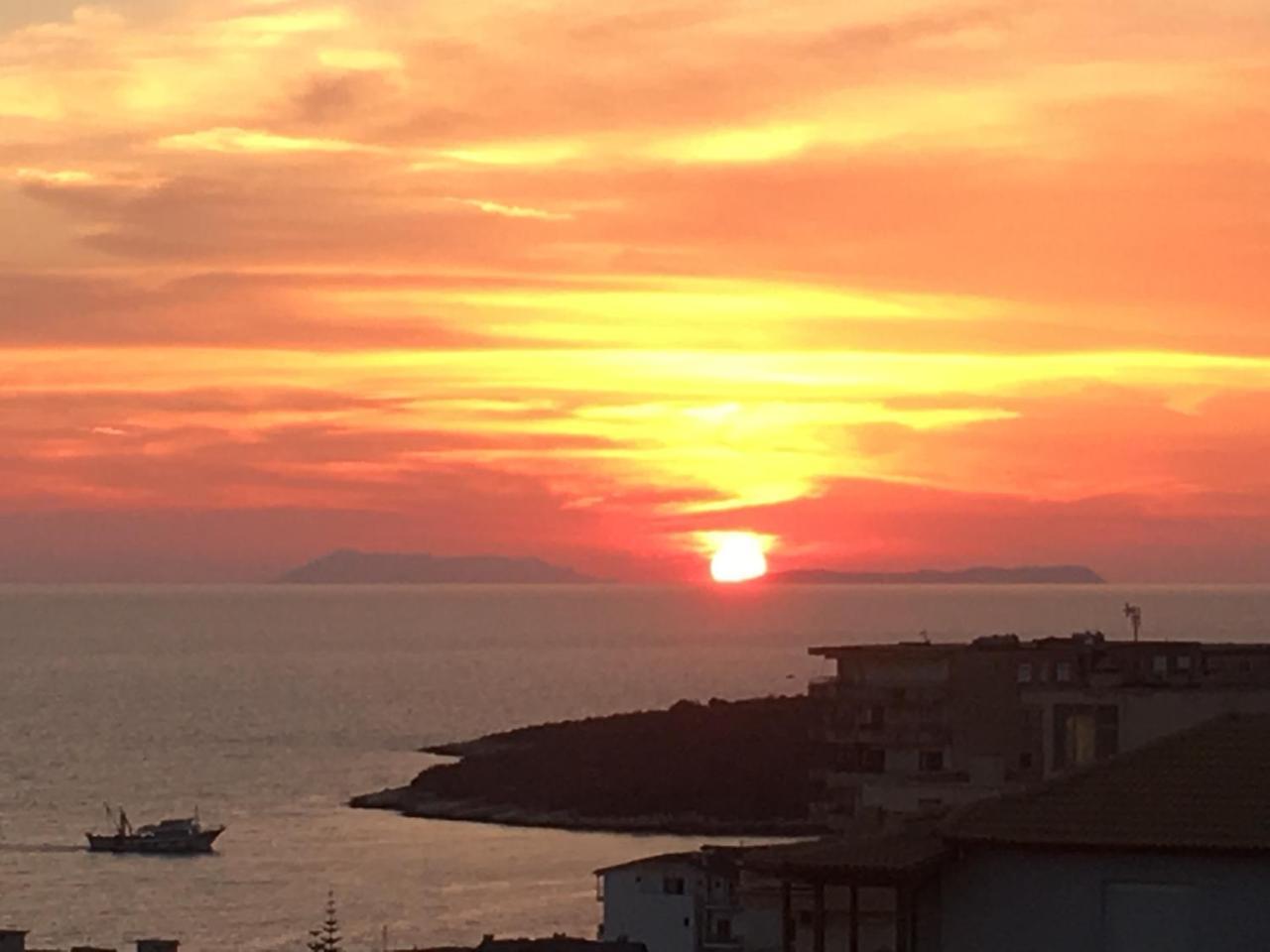 Luxury Holiday In Royal Apartment For King And Queen Sarandë 외부 사진
